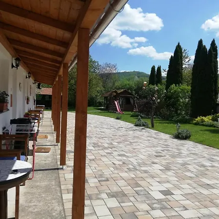 Bobita Apartmanhaz Lägenhet Szilvásvárad
