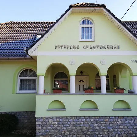 شقة Bobita Apartmanhaz *