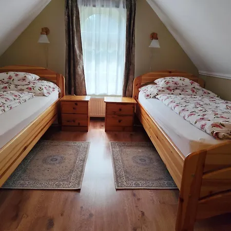 Bobita Apartmanhaz Апартаменты *