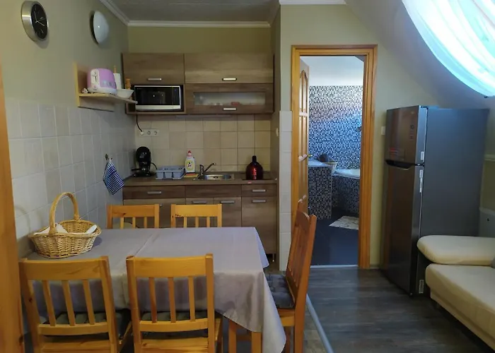 Bobita Apartmanhaz アパート Szilvásvárad