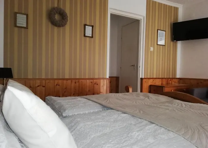 Bobita Apartmanhaz アパート Szilvásvárad