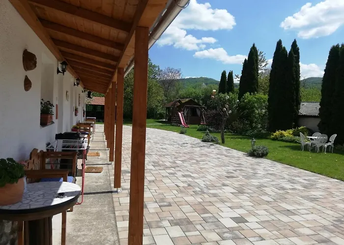 Bobita Apartmanhaz アパート Szilvásvárad